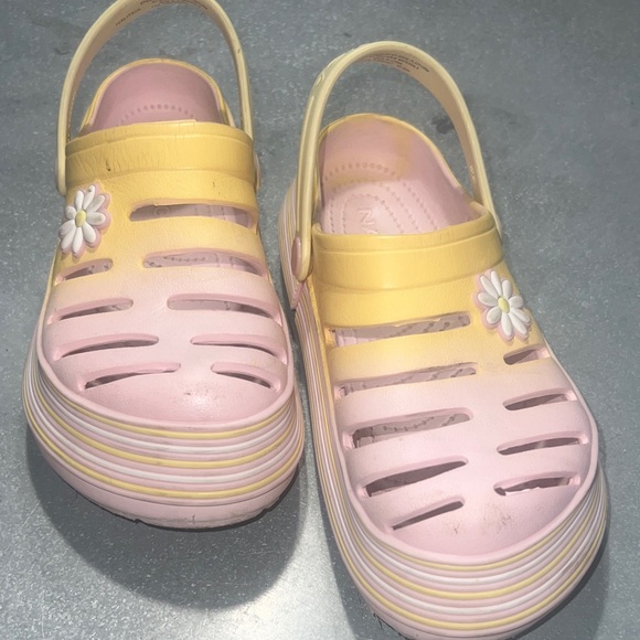 Nautica Kids Pink and Yellow Sandals with Daisy Detail - Picture 1 of 3